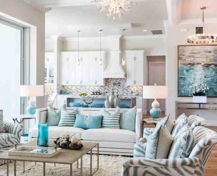 Beach house interior chic ideas living harpersbazaar spotted article interiors inside